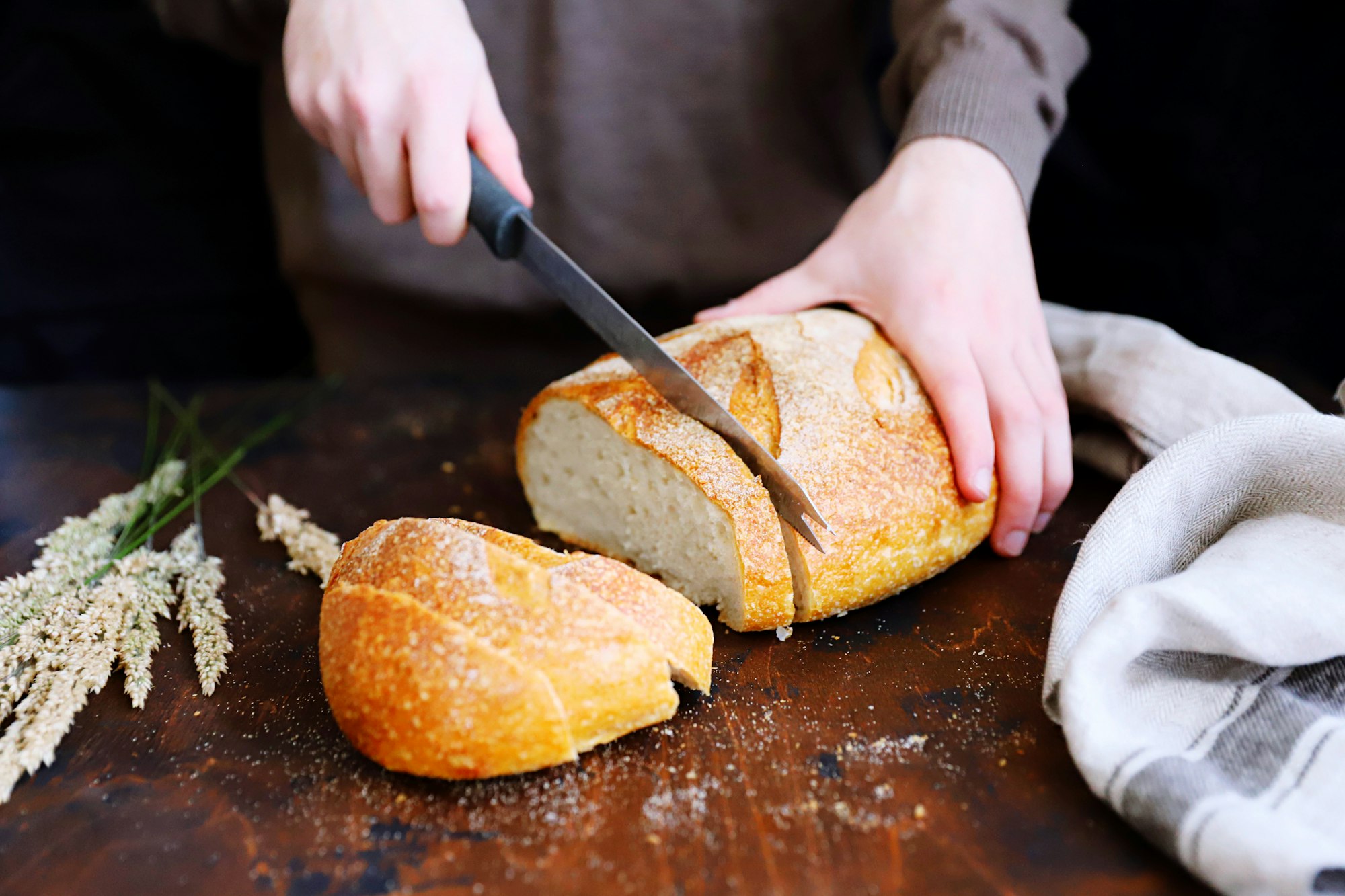 Cutting sourdough bread